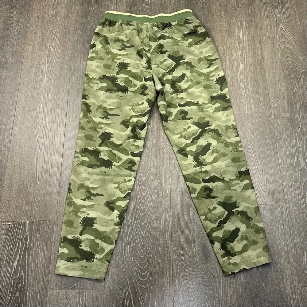 Fabletics The Fundamental Pant‎ 2.0 Camo Sz M
